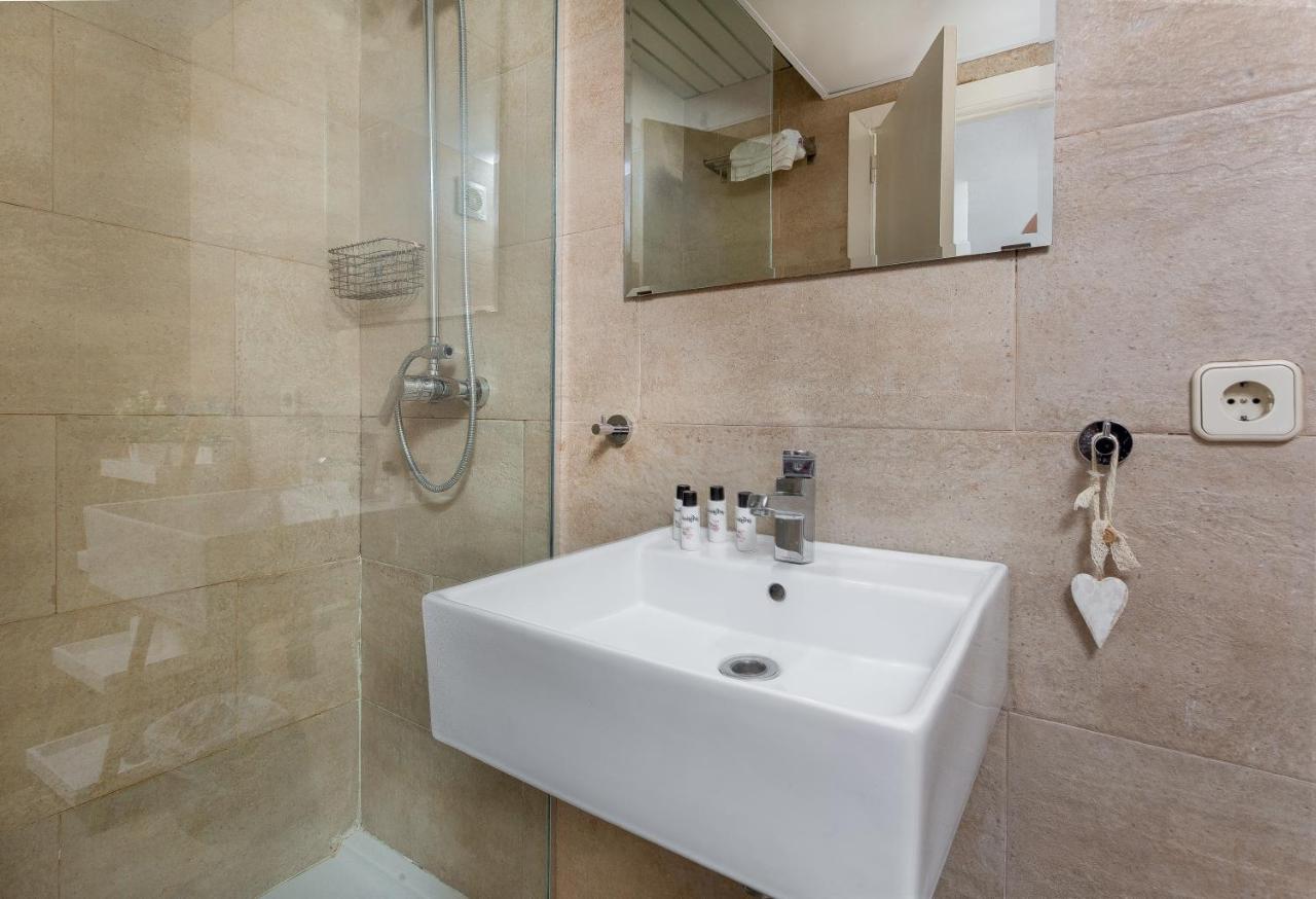 Lodging Apartments Illa Diagonal Barcelona Exterior foto